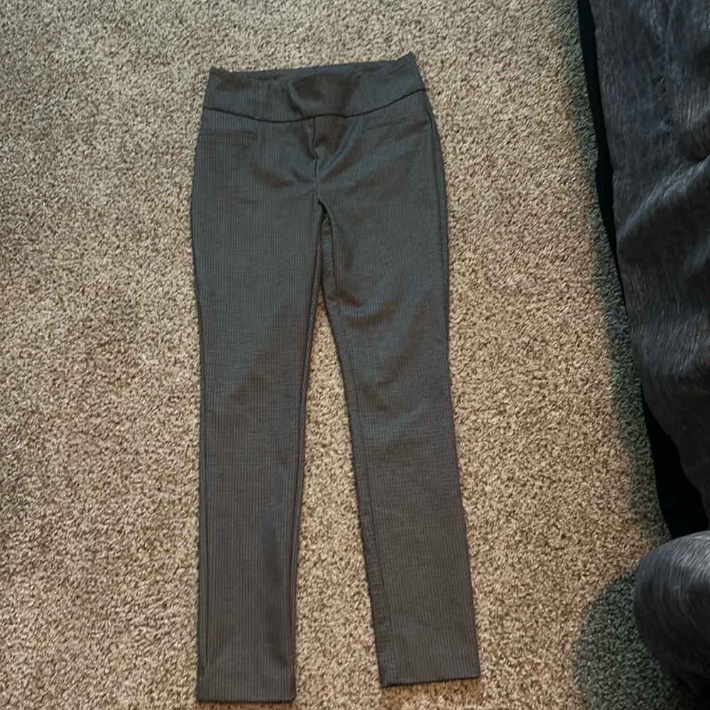 Women’s plaid stretchy pants. Size: small (petite)